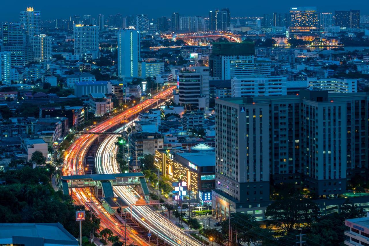 Montien Riverside Hotel Bangkok Luaran gambar The expressway at Sukhumvit 26