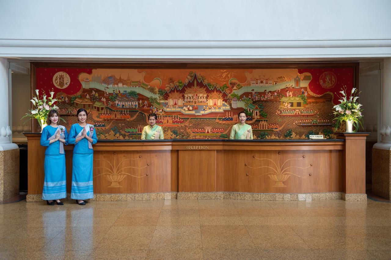 Montien Riverside Hotel Bangkok Luaran gambar The lobby of the hotel