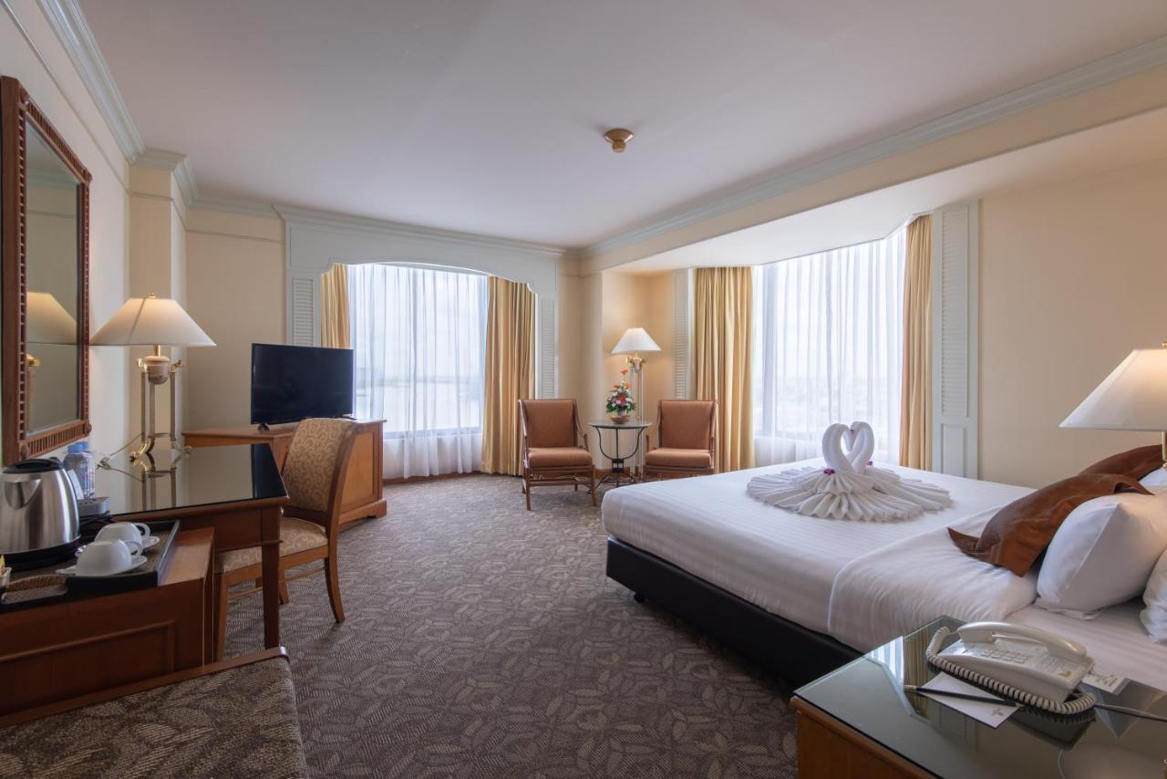 Montien Riverside Hotel Bangkok Luaran gambar Deluxe Room